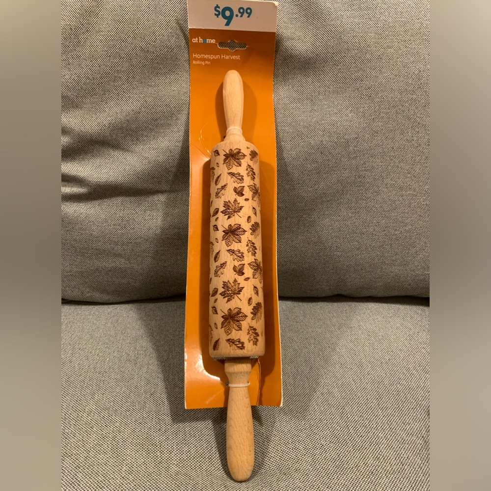 NEW Homespun Harvest Leaf Design Wooden Rolling Pin